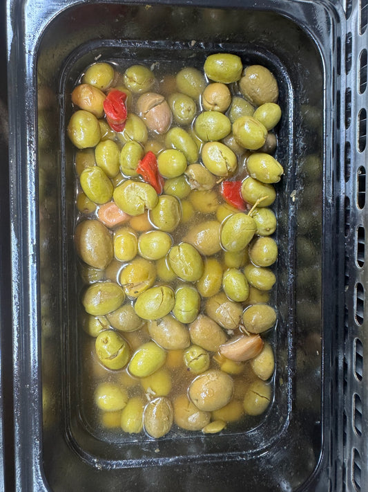 Oliva partida amb all
